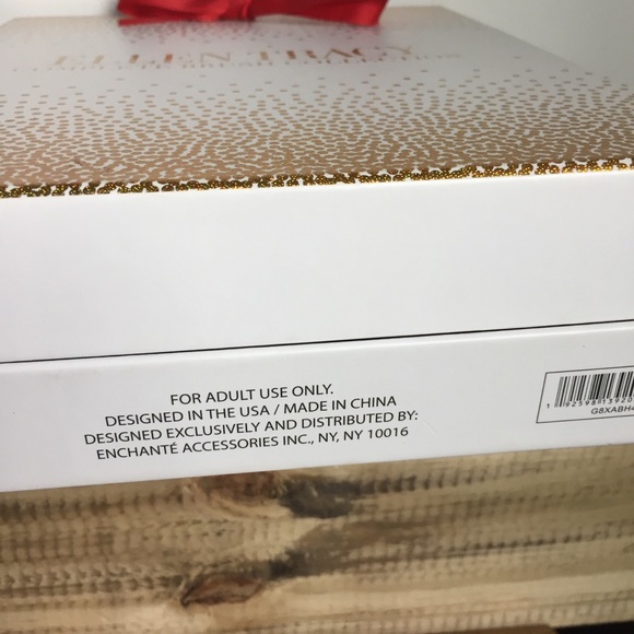 Ellen Tracy make up brush set - Picture 7 of 8